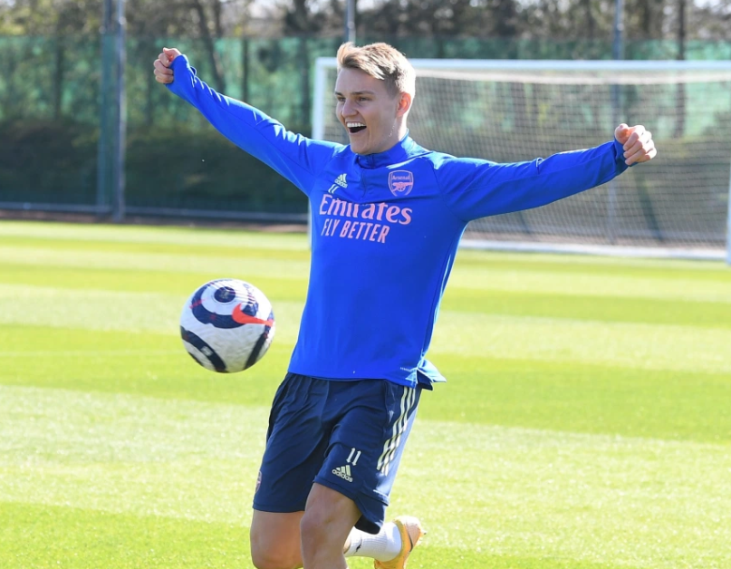 包含今晨阿森纳门线救险：欧超杯节点到来，管理层满意，球探报告显示潜力的词条-九游网址